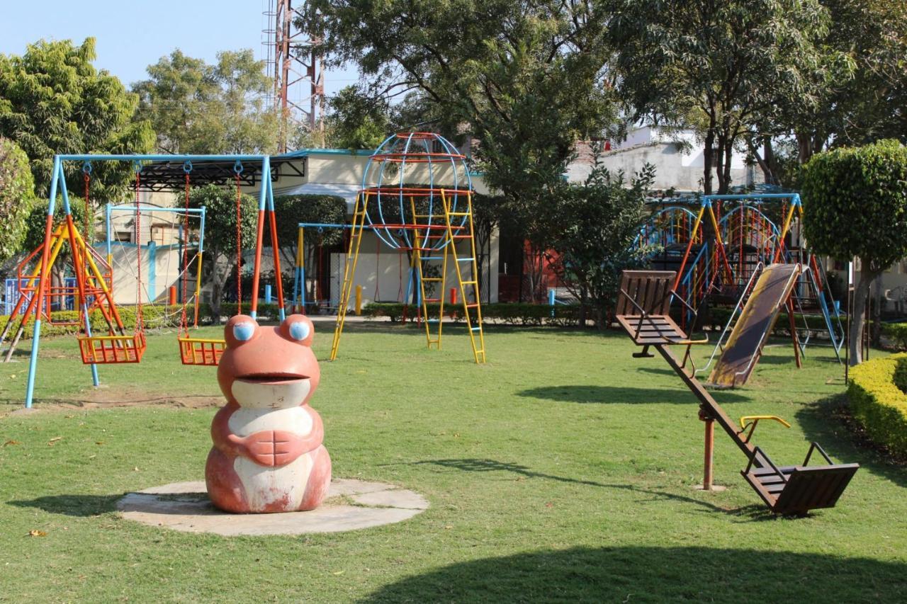 Fun And Food Resort & Holidays Harsola Buitenkant foto