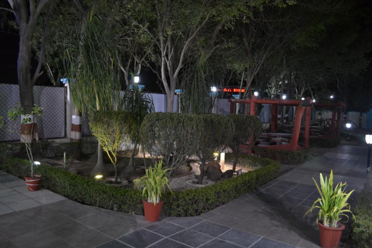 Fun And Food Resort & Holidays Harsola Buitenkant foto