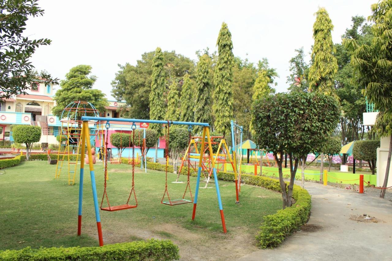 Fun And Food Resort & Holidays Harsola Buitenkant foto